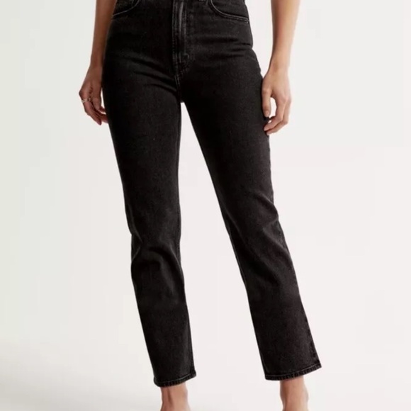 Abercrombie & Fitch Women’s Black 22R Ankle Straight Ultra High Rise Jeans - Picture 4 of 4